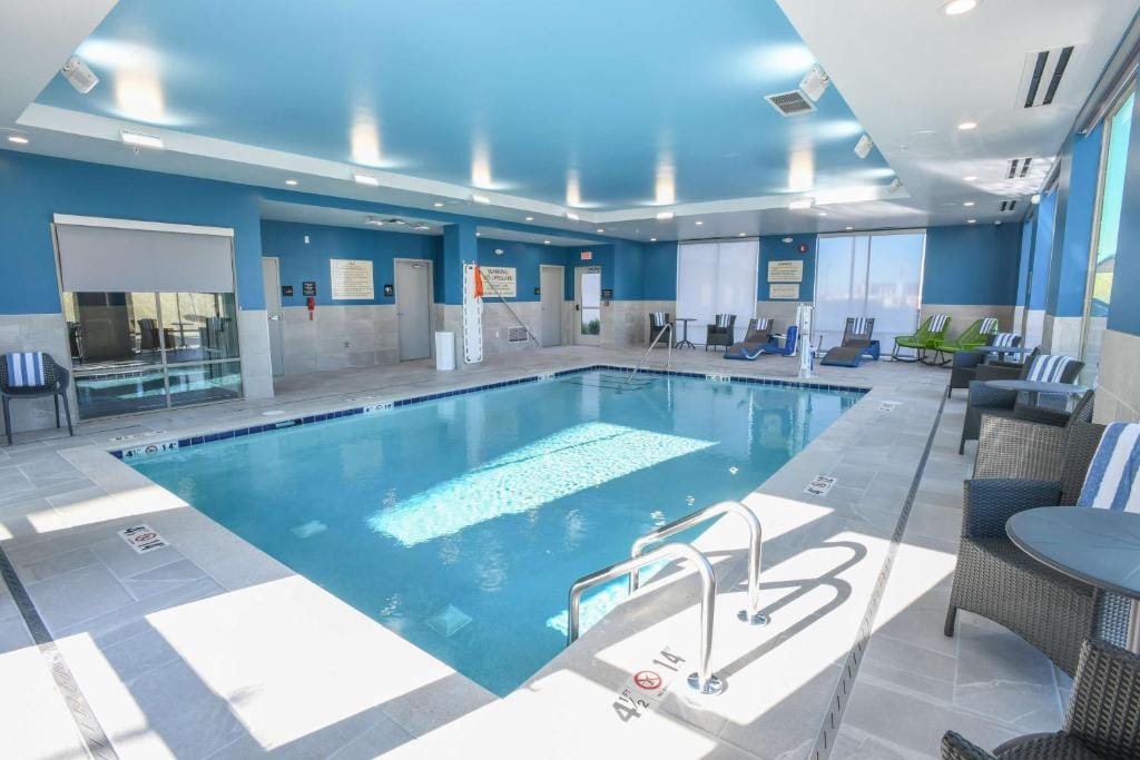 Hampton Inn & Suites Cincinnati Liberty Township — 3