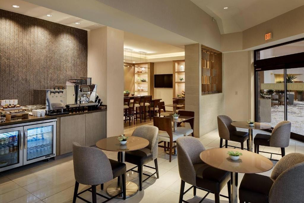 Marriott Cincinnati Northeast — 5