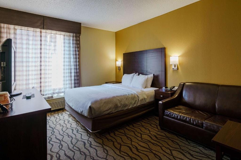 Quality Inn I-75 West Chester-North Cincinnati — 2