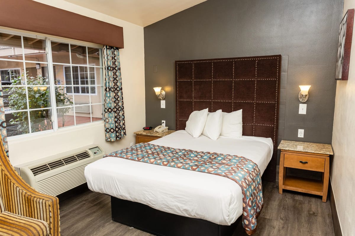 Anaheim Discovery Inn & Suites At The Park — 3