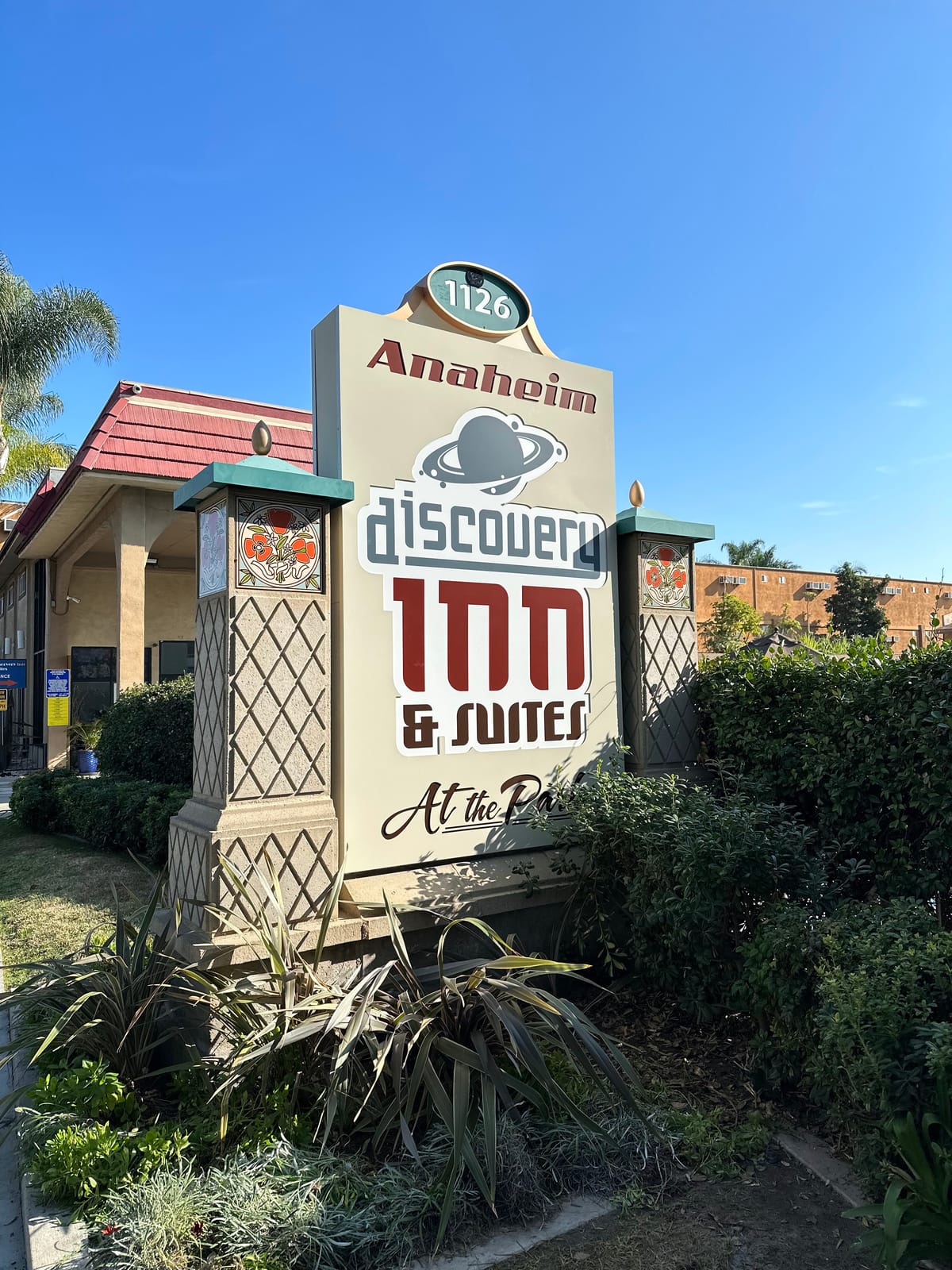 Anaheim Discovery Inn & Suites At The Park — 5