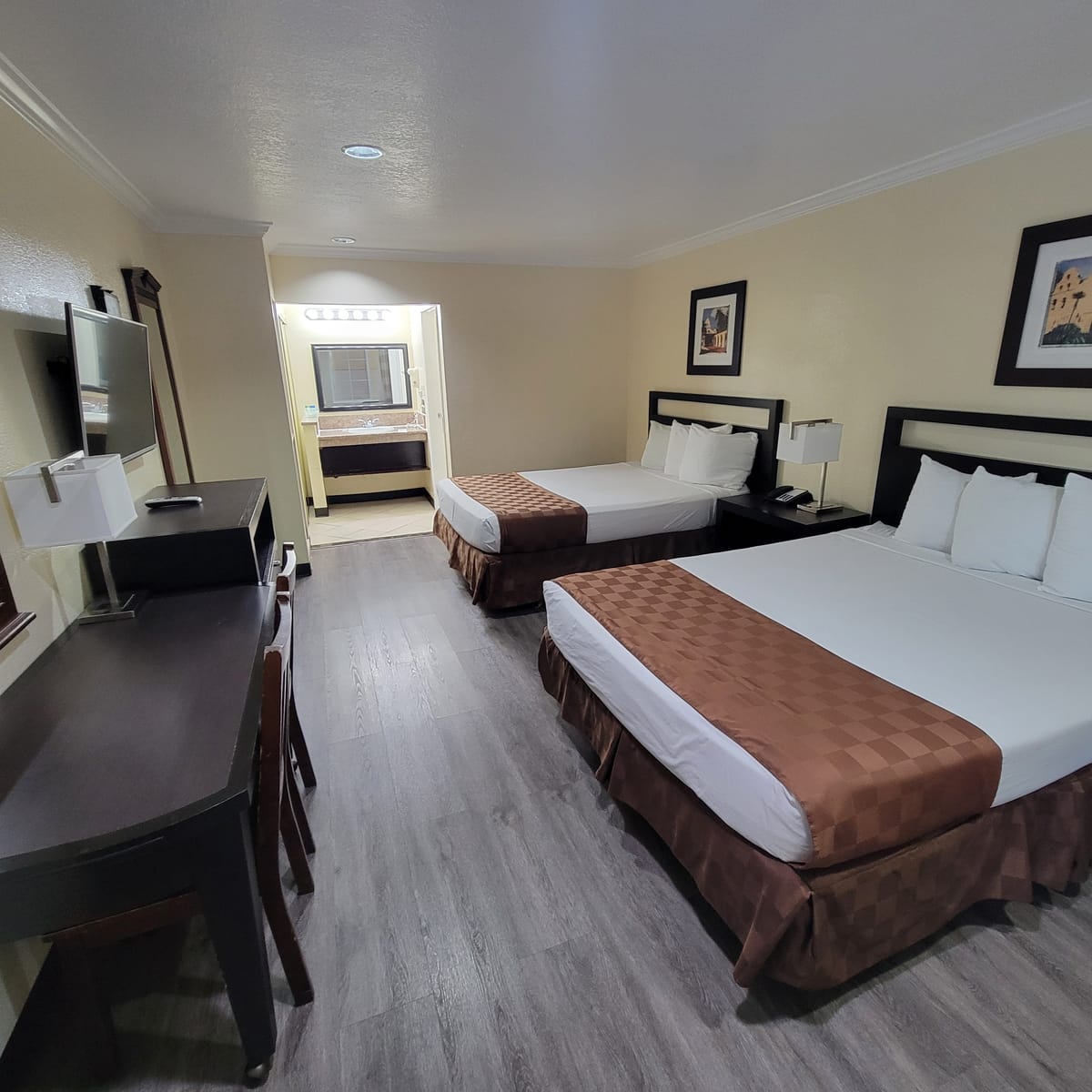 Best Inn & Suites Buena Park — 4