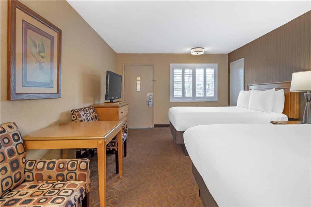 Best Western Plus Pavilions — 2