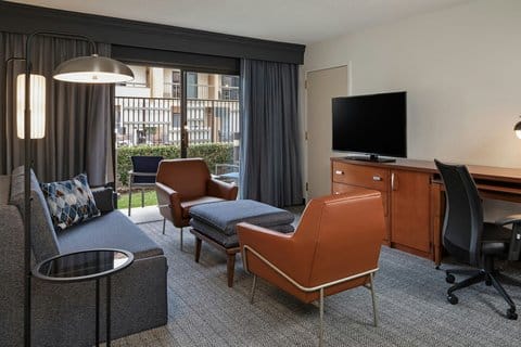 Courtyard by Marriott Anaheim Buena Park — 4
