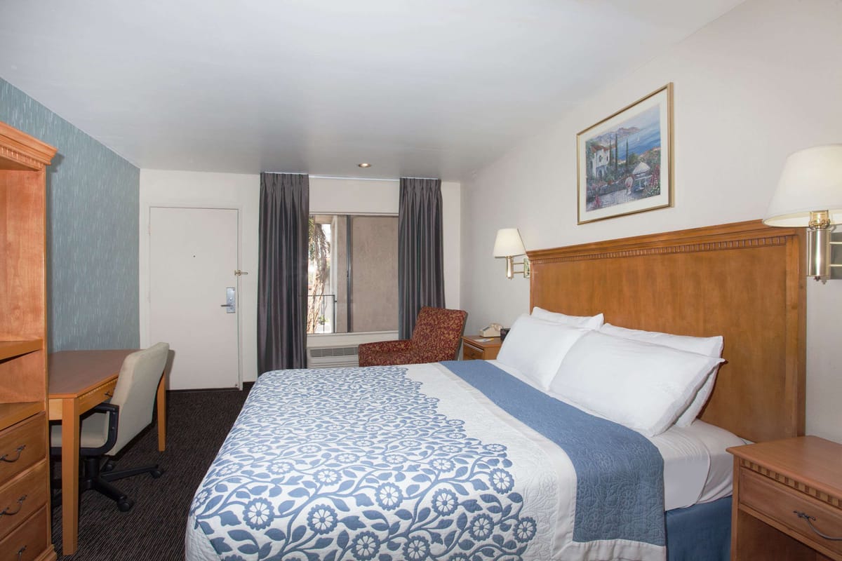 Days Inn by Wyndham Anaheim Near the Park — 2