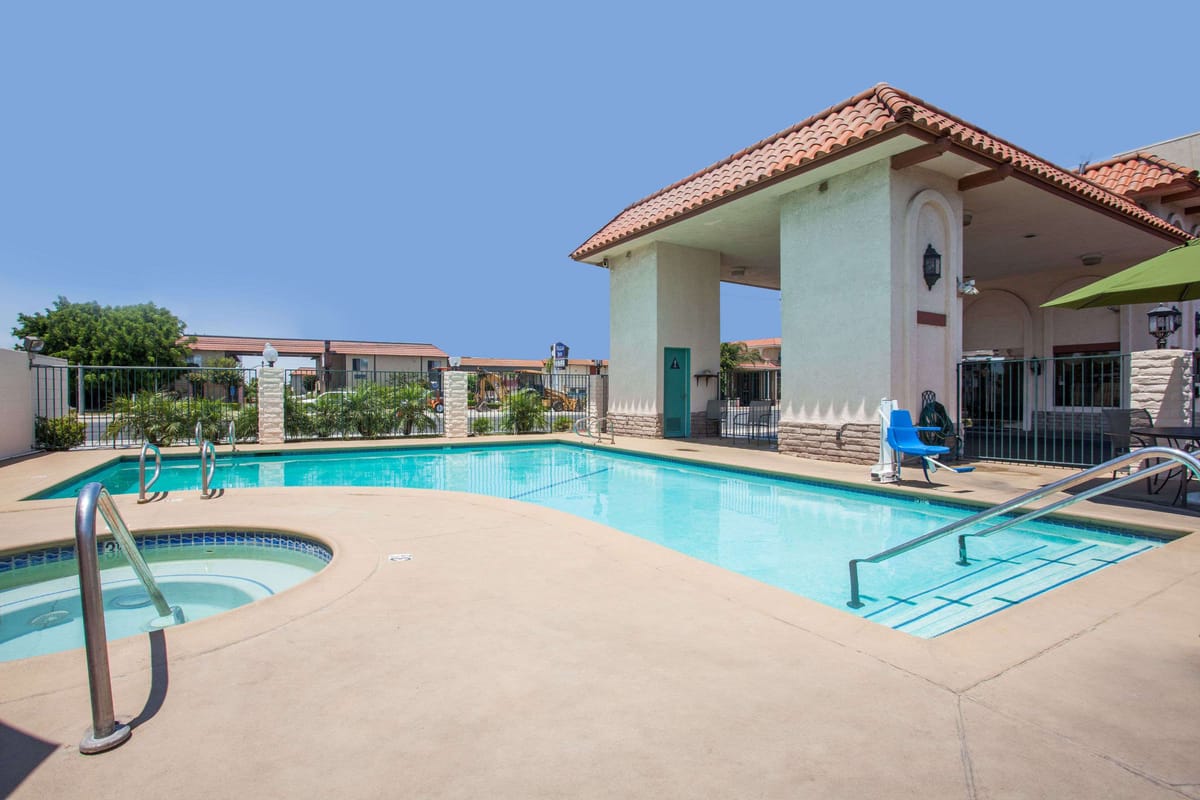 Days Inn by Wyndham Anaheim Near the Park — 3