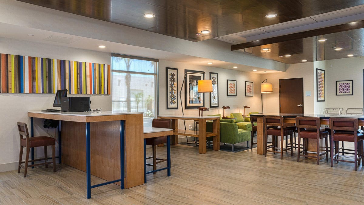 Holiday Inn Express Fullerton - Anaheim by IHG — 4