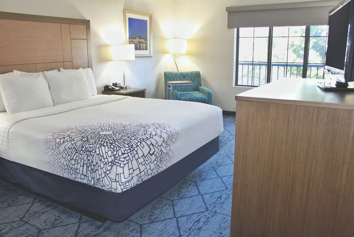 La Quinta Inn & Suites by Wyndham NE Long Beach/Cypress — 2
