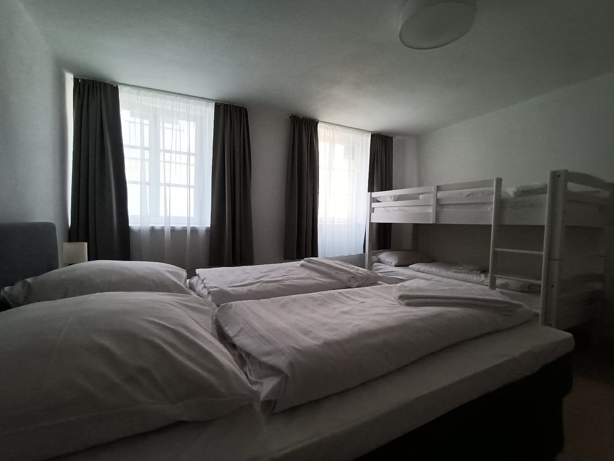 Hotel - PLATIA — 2