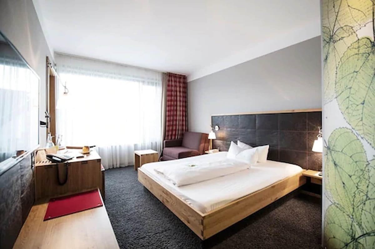 Landgasthof Hotel Linde - Elmar Lutzenberger — 4
