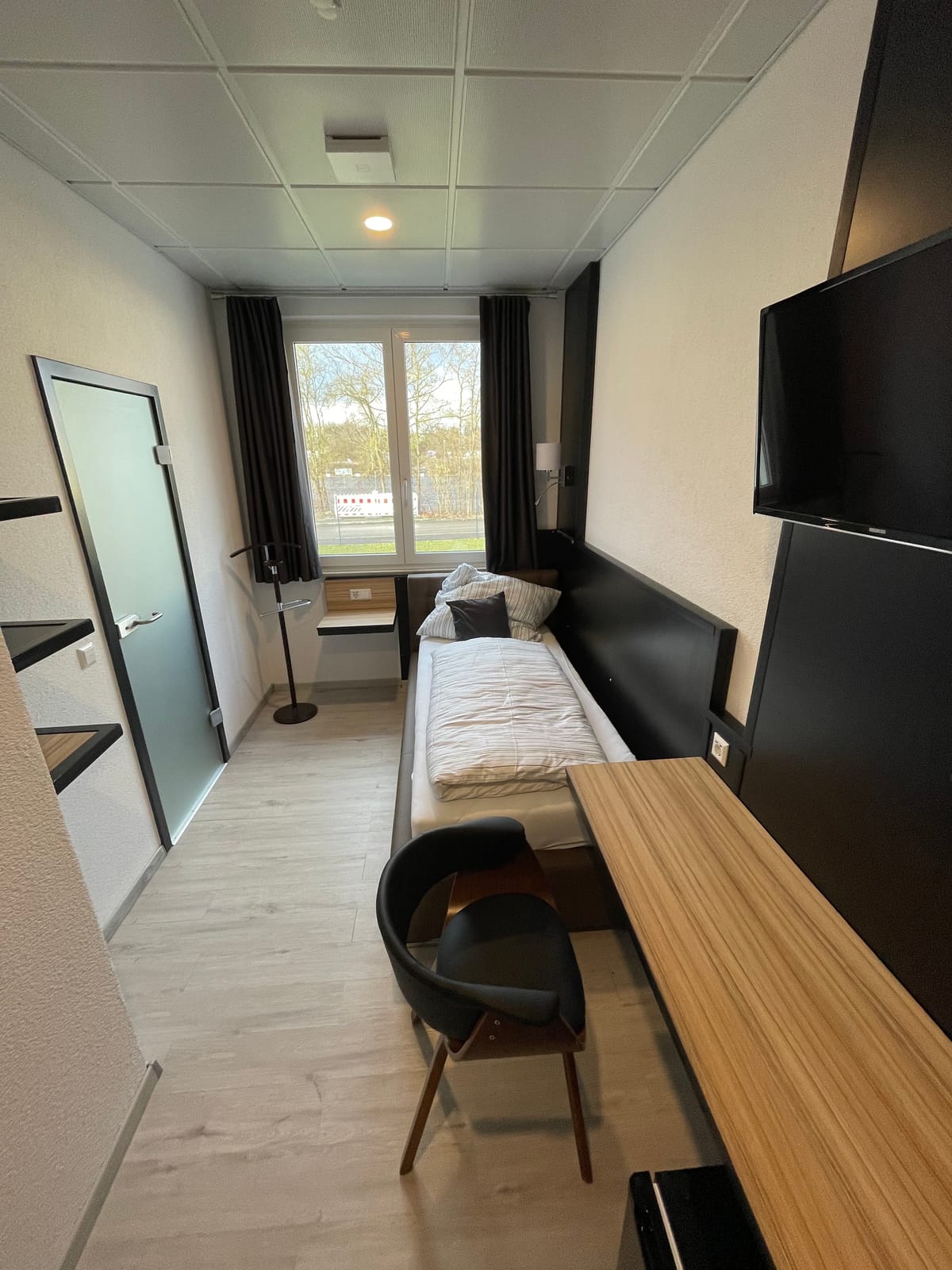 Yebs Hotel — 4