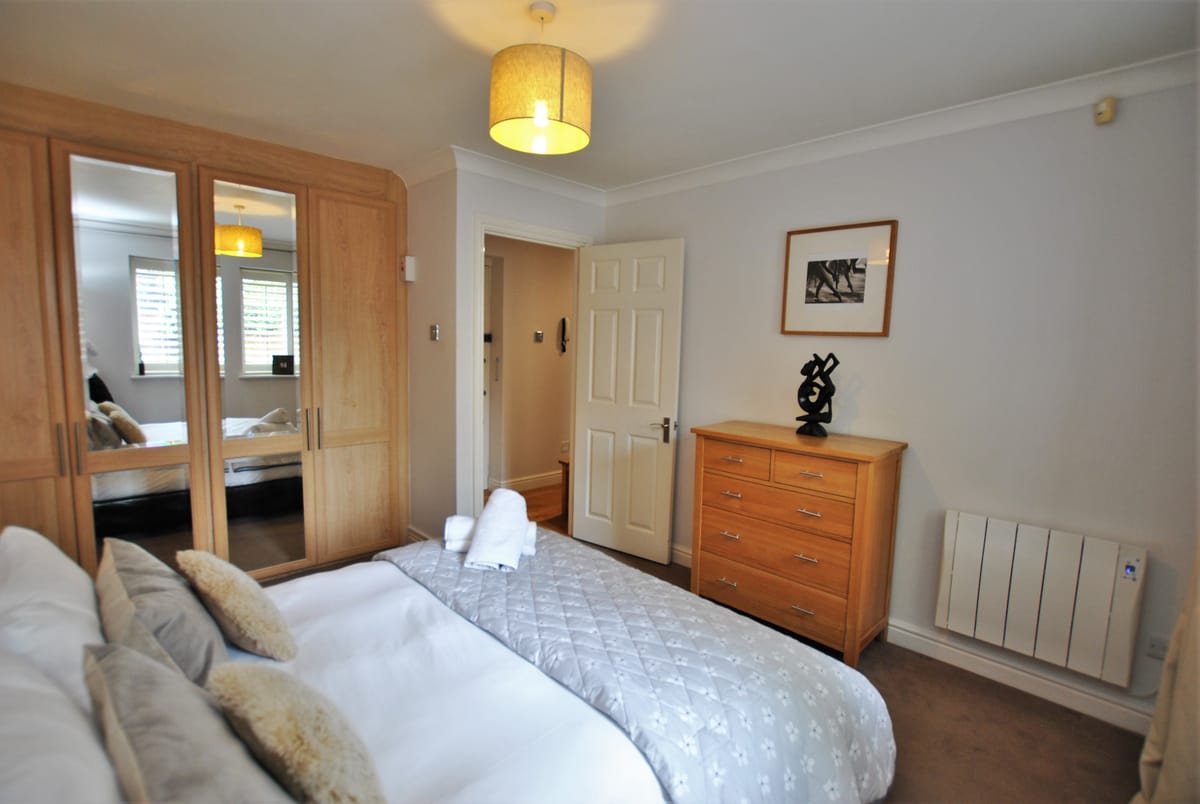 Elizabeth Court Serviced Apartments Windsor — 2
