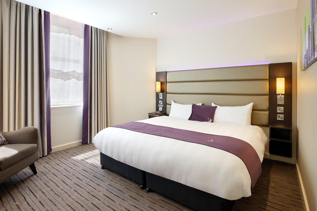 Premier Inn Slough Central South (Windsor Road) hotel — 4