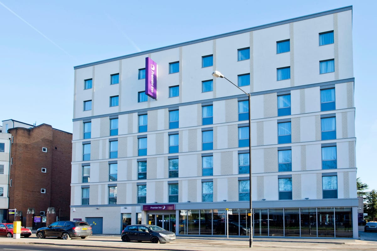 Premier Inn Slough Central South (Windsor Road) hotel — 5