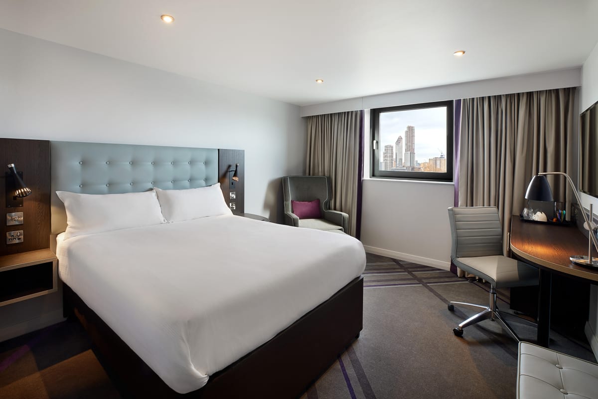 Premier Inn Slough West (Slough Trading Estate) hotel — 3