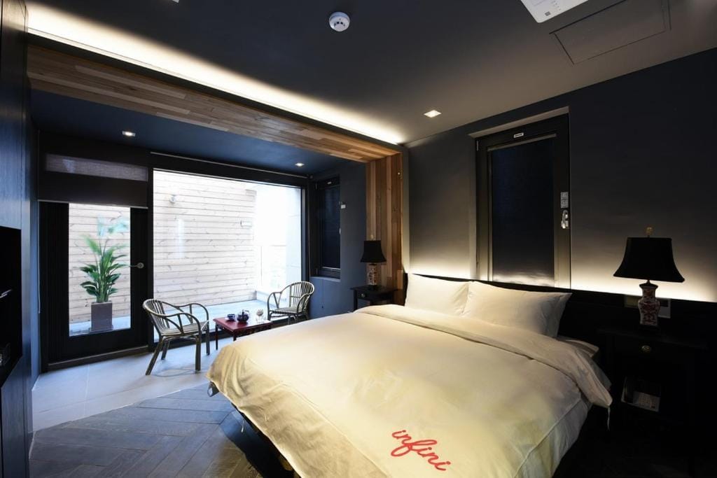 Hotel Infini — 2