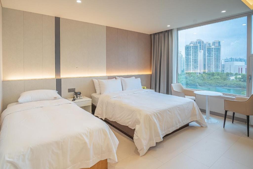 Lake Tourist Hotel — 2