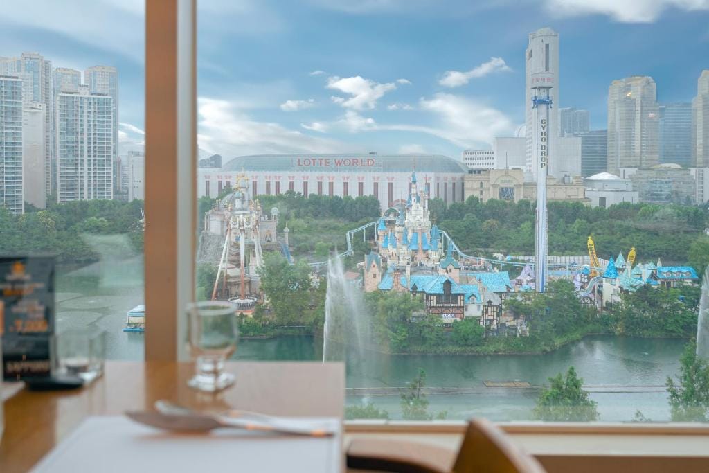 Lake Tourist Hotel — 4