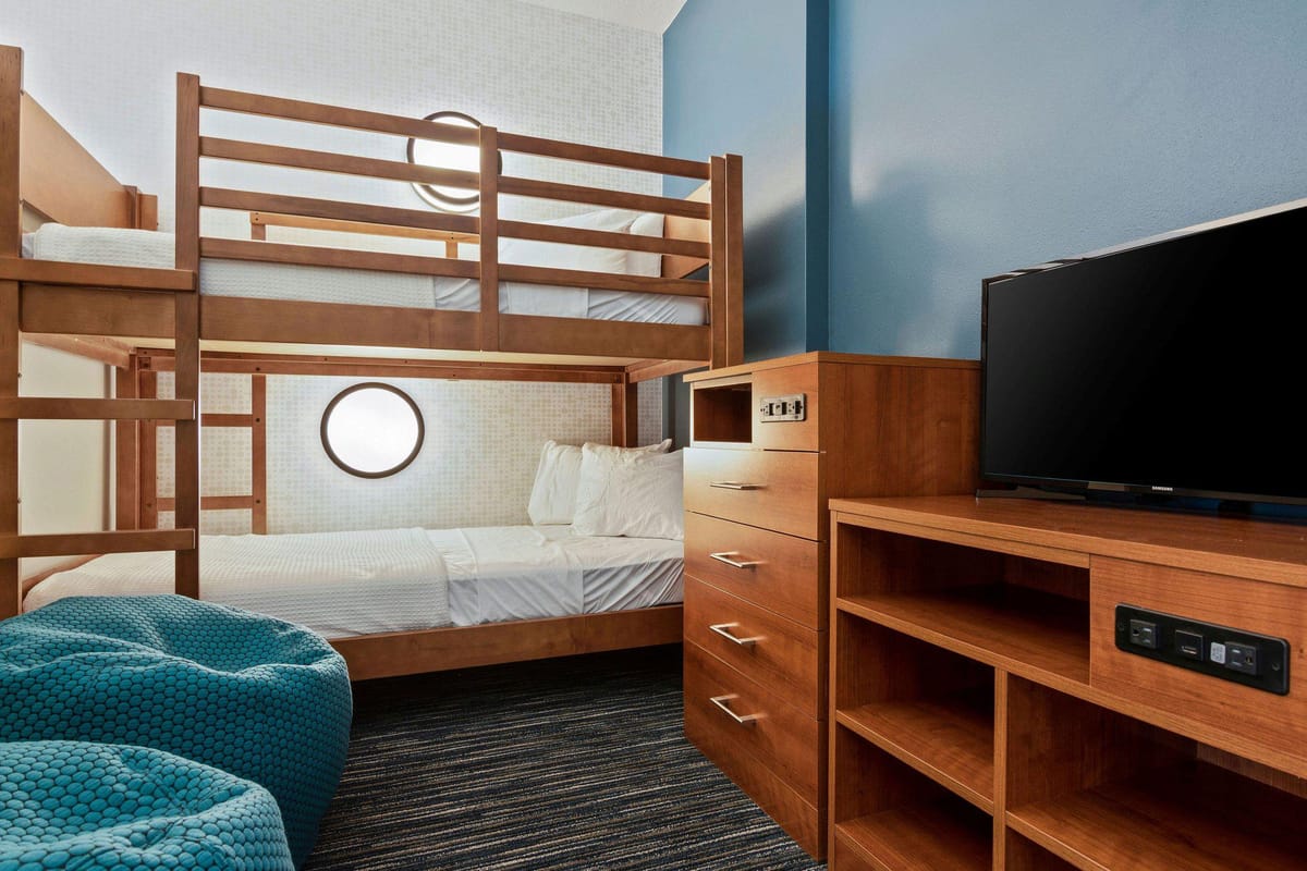 Holiday Inn Express & Suites Orlando - Lake Buena Vista by IHG — 5