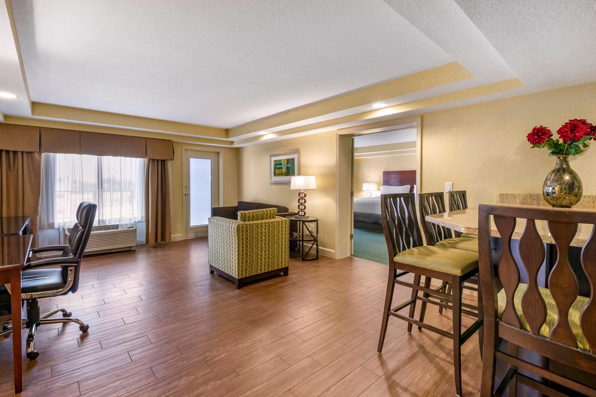 Holiday Inn Resort Orlando Lake Buena Vista by IHG — 4
