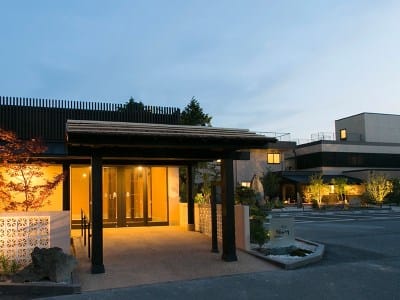 季の邸 鍋田川