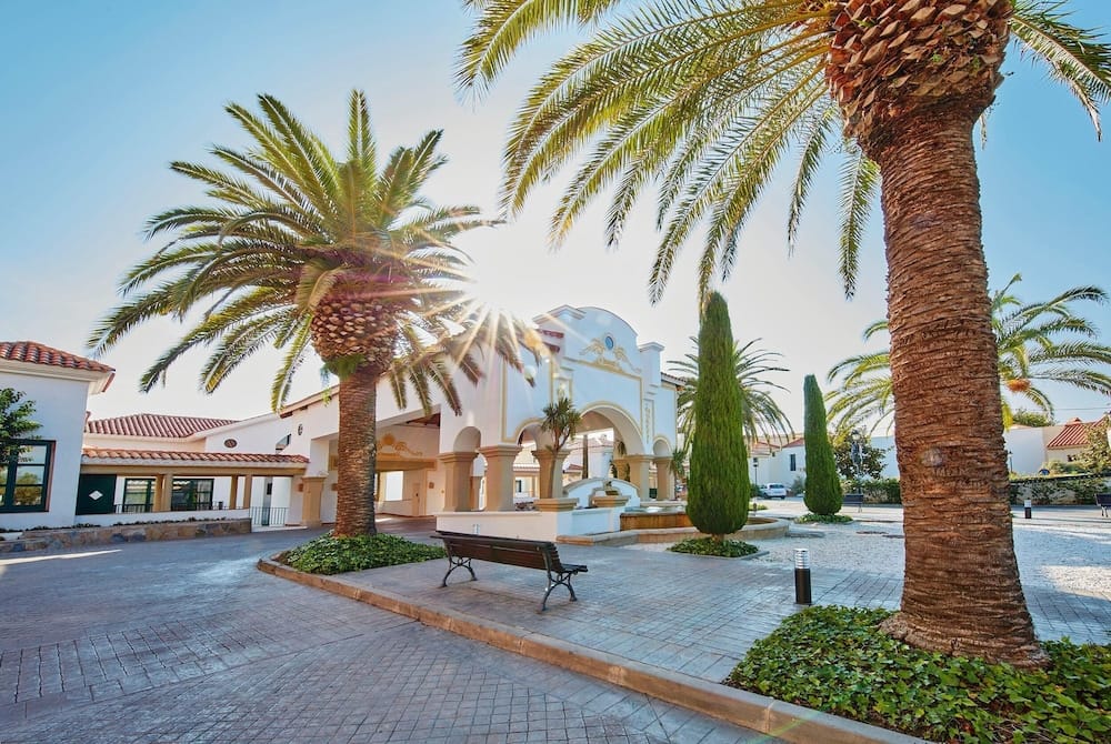 PortAventura Resort - Includes unlimited access to PortAventura Park & 1 access to Ferrari Land — 5