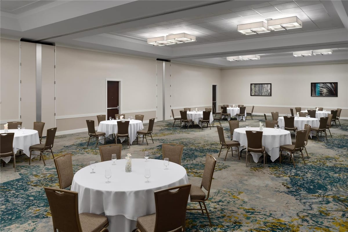 Embassy Suites by Hilton Orlando Lake Buena Vista Resort — 5