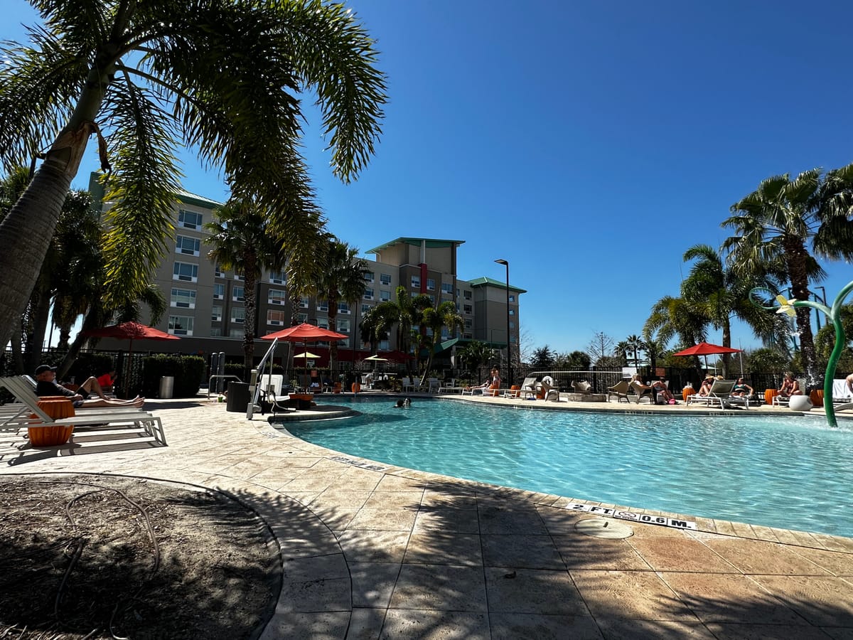 Holiday Inn Express & Suites Orlando at Seaworld by IHG — 2
