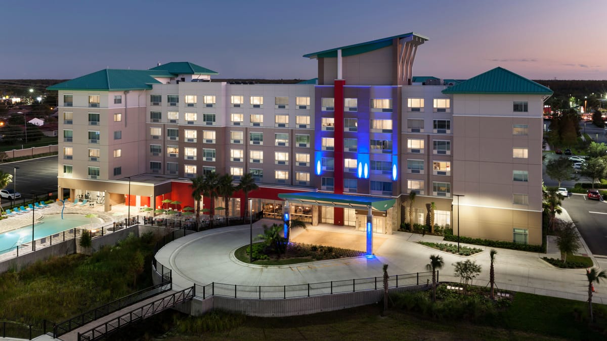 Holiday Inn Express & Suites Orlando at Seaworld by IHG — 4