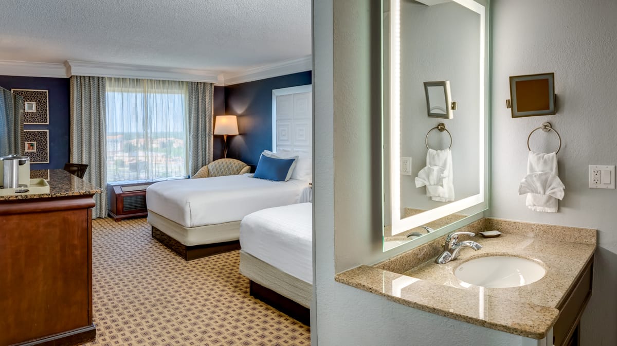 Rosen Plaza Hotel — 4