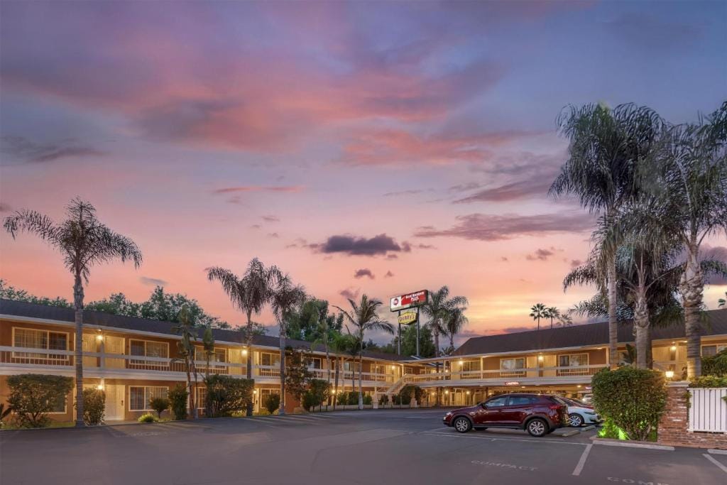 Best Western Plus Carriage Inn — 5