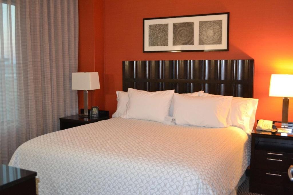 Embassy Suites Palmdale — 2