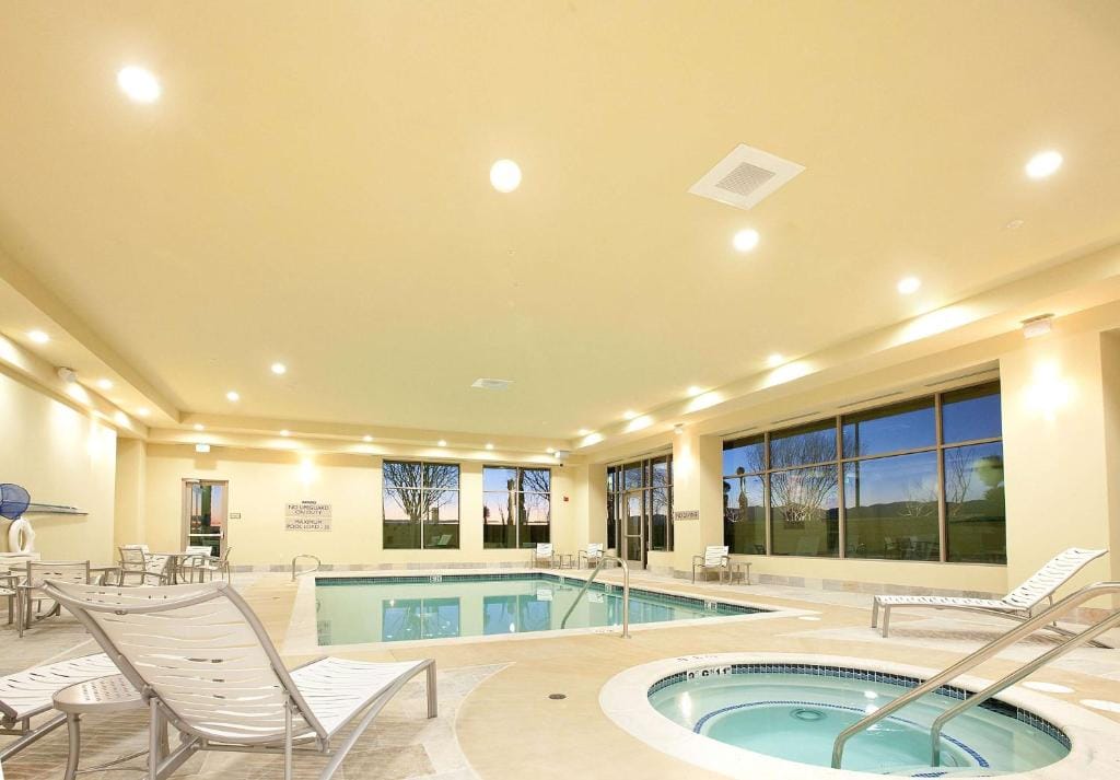 Embassy Suites Palmdale — 4