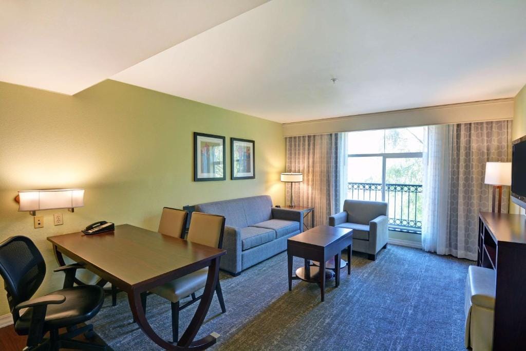 Embassy Suites Valencia — 2