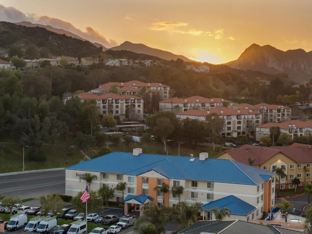 Fairfield Inn by Marriott Santa Clarita Valencia — 2