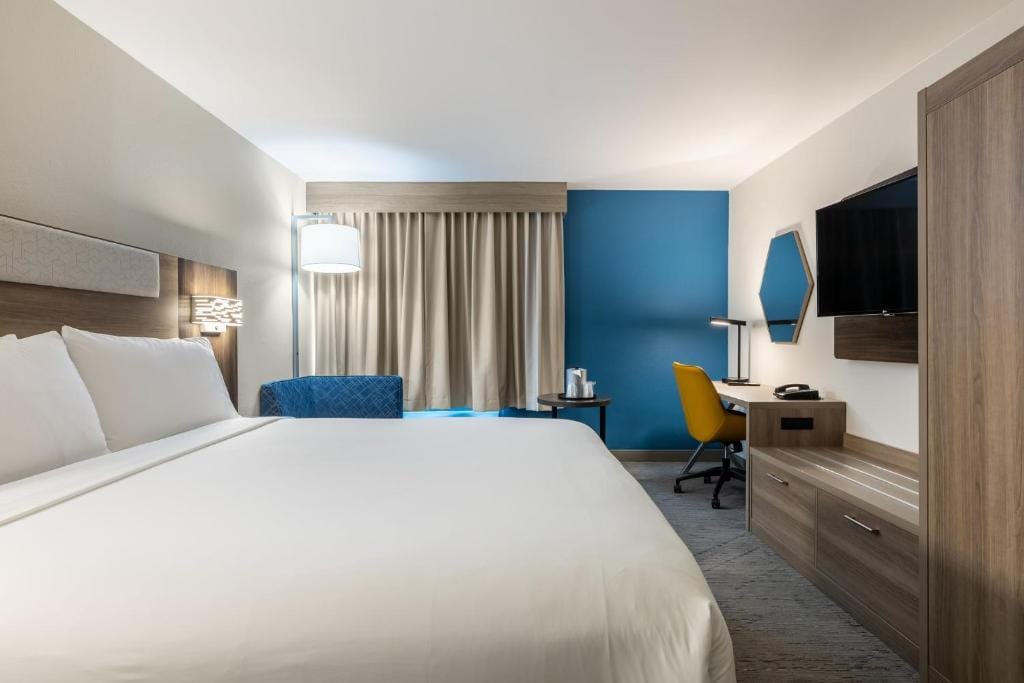 Holiday Inn Express Van Nuys by IHG — 2
