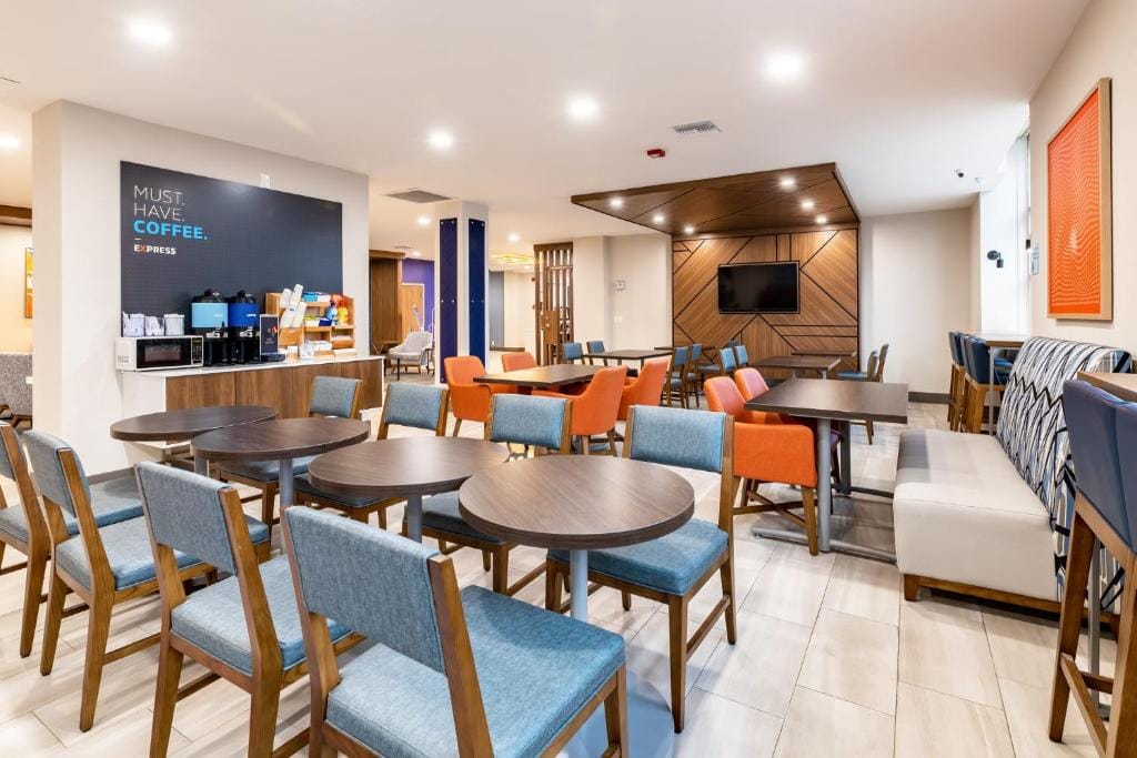 Holiday Inn Express Van Nuys by IHG — 5