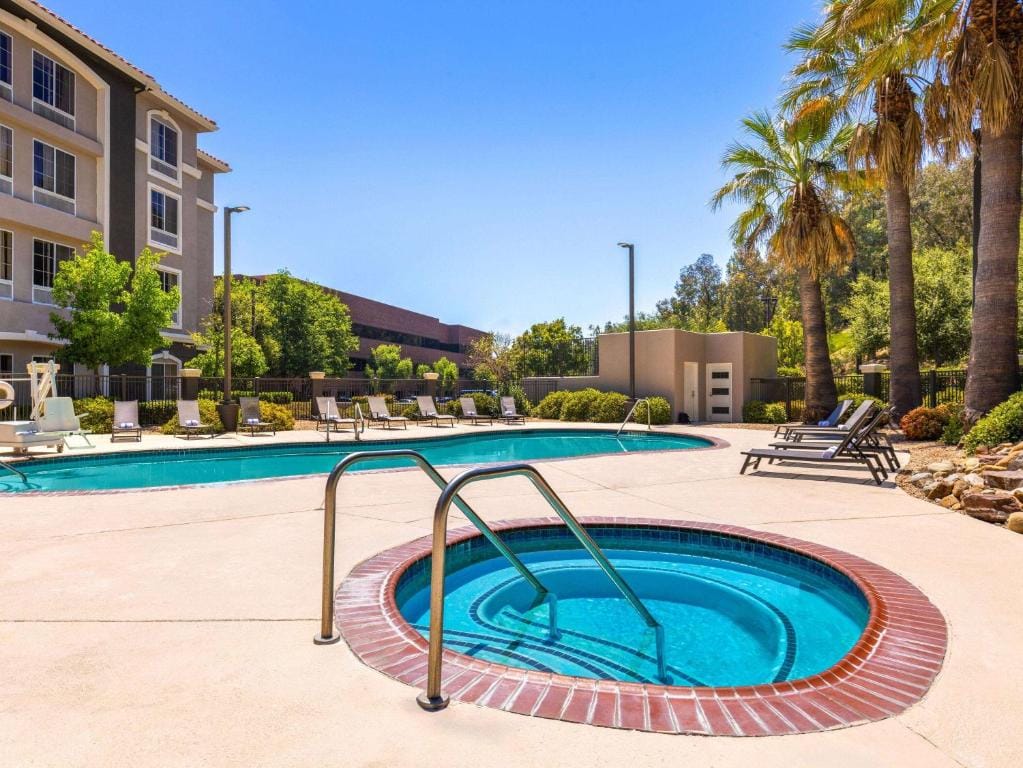 La Quinta by Wyndham Santa Clarita - Valencia — 4