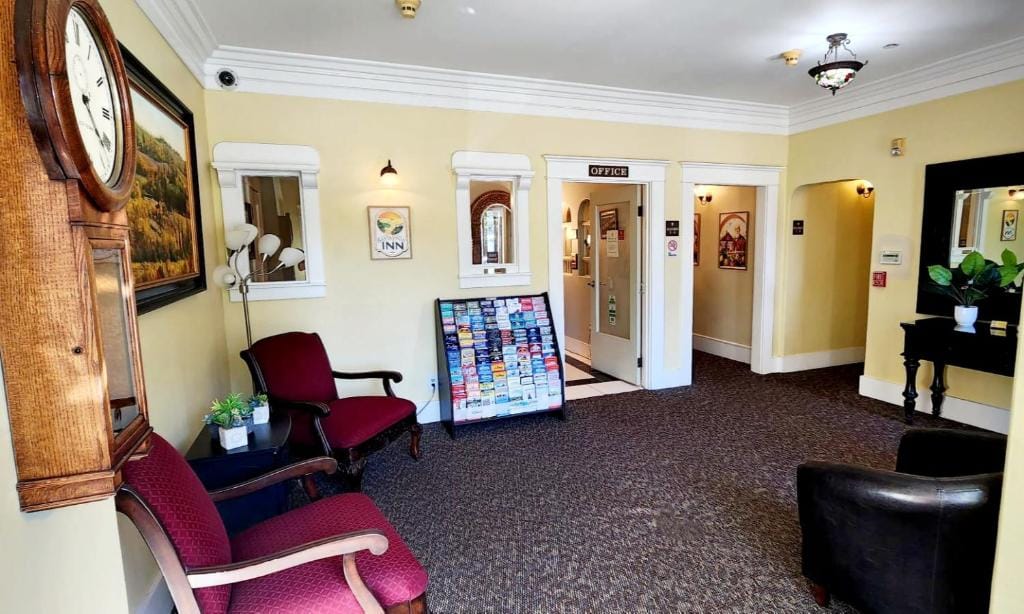 Santa Paula Inn — 5