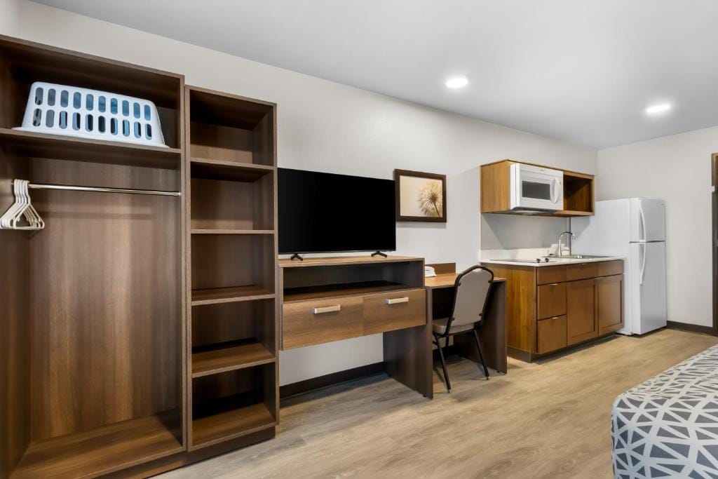 WoodSpring Suites Palmdale - Lancaster — 4