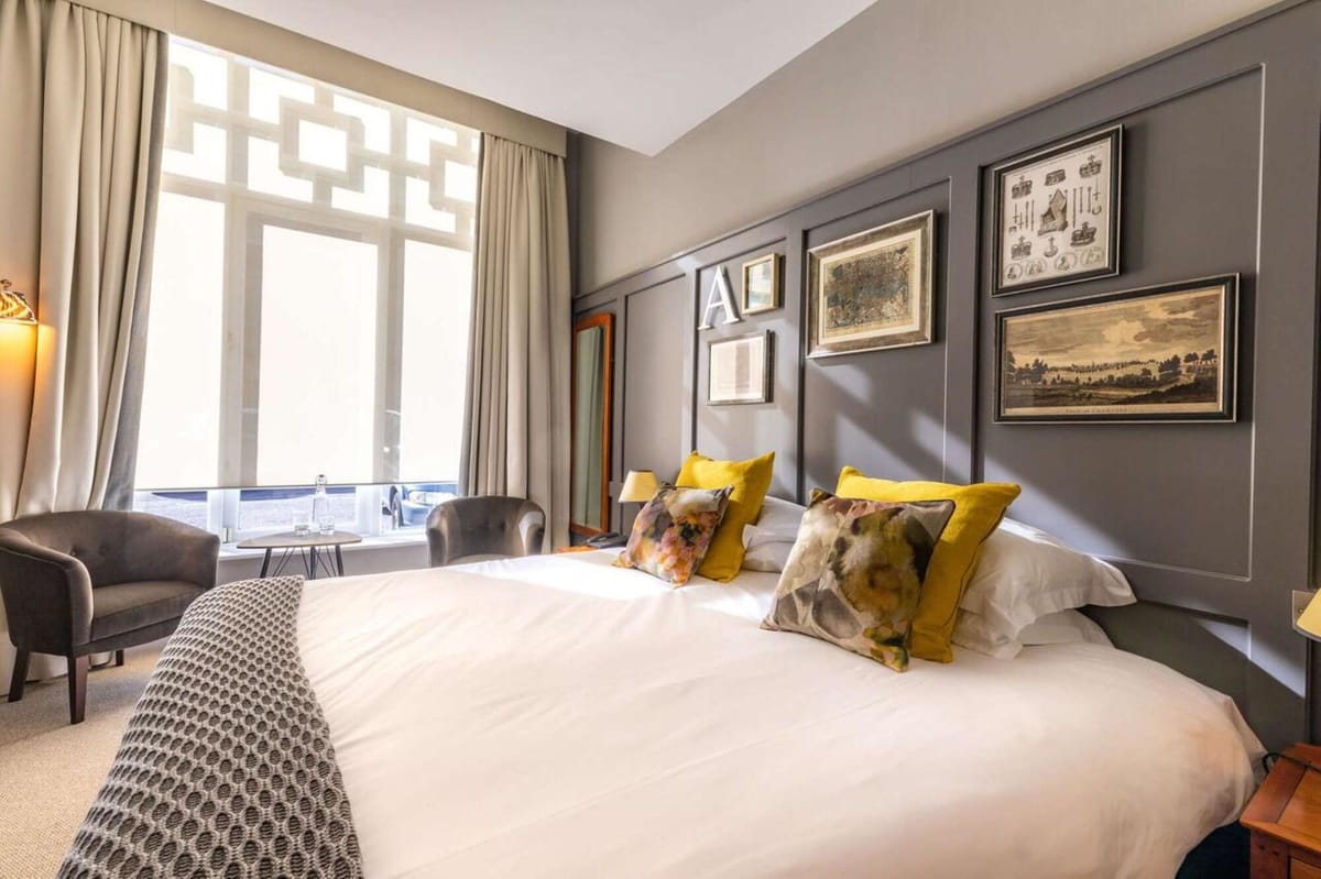 The Crown (Hotel)
