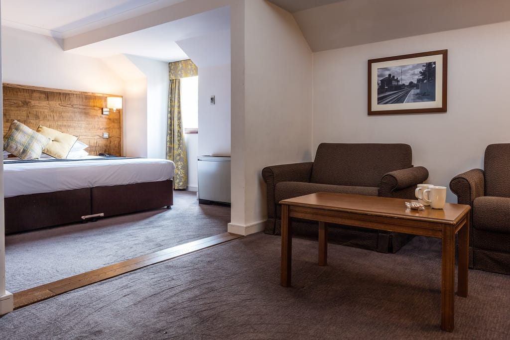 The Crown (Hotel) — 2