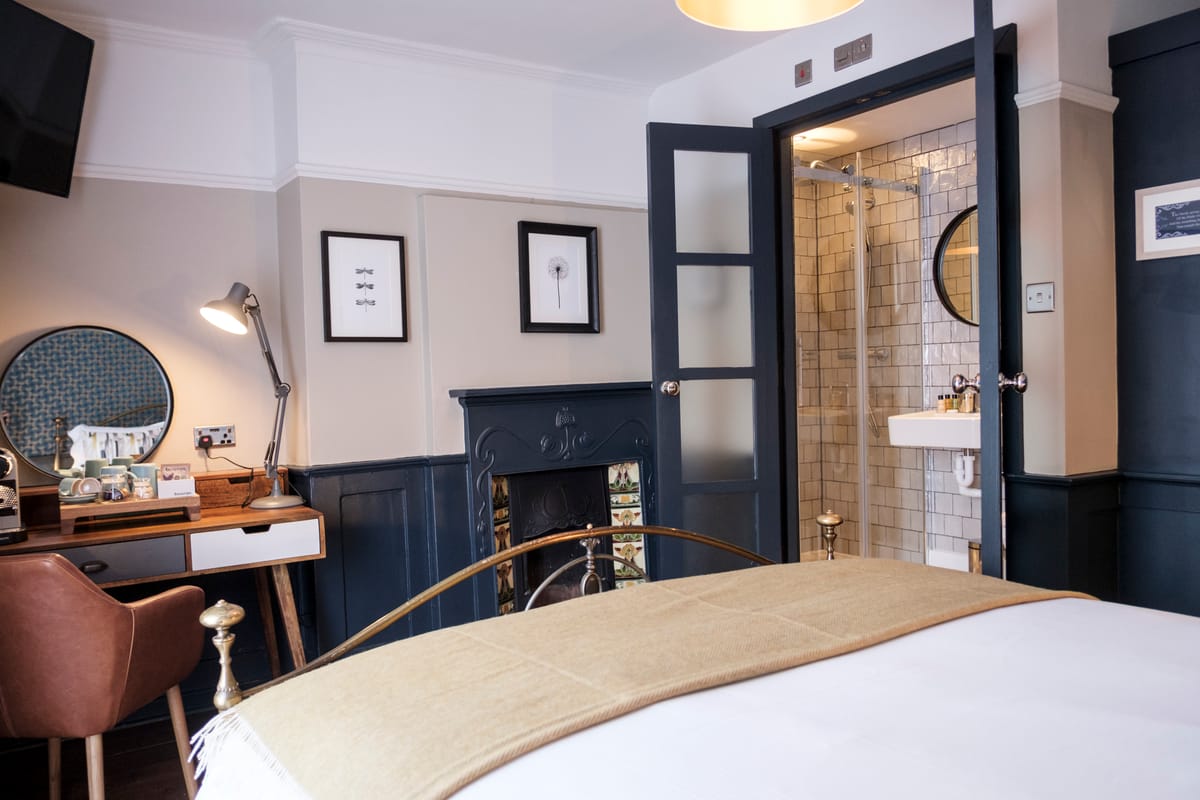 The Swan Hotel, Staines — 4