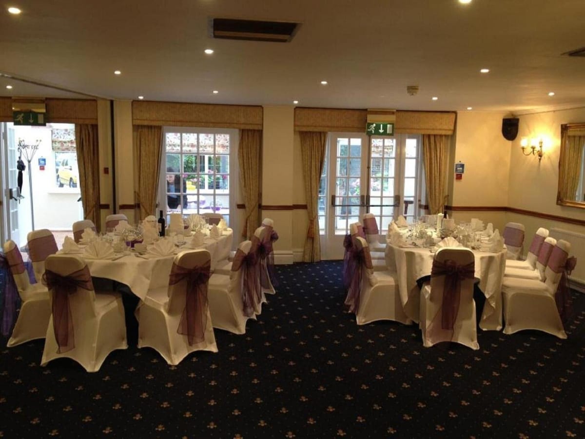 Warren Lodge Hotel — 5