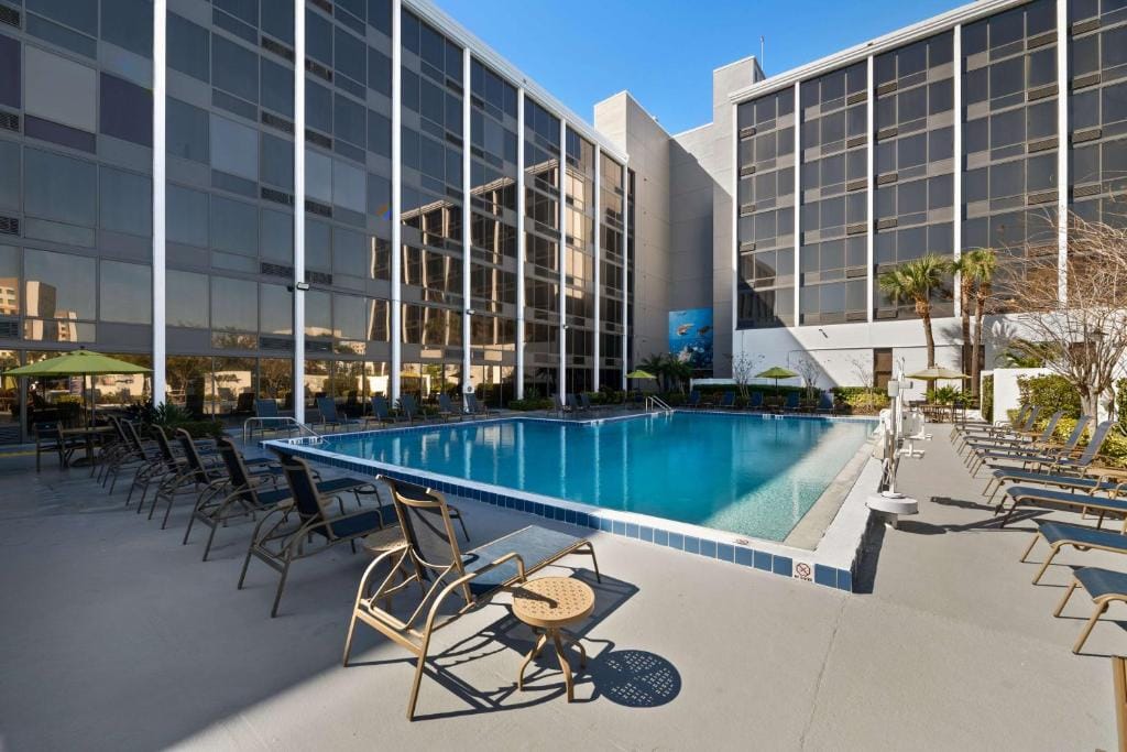 Best Western Orlando Gateway Hotel — 4
