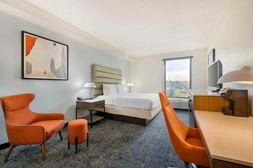 Best Western Plus Universal Inn - Free Shuttle to Universal Studios! — 2
