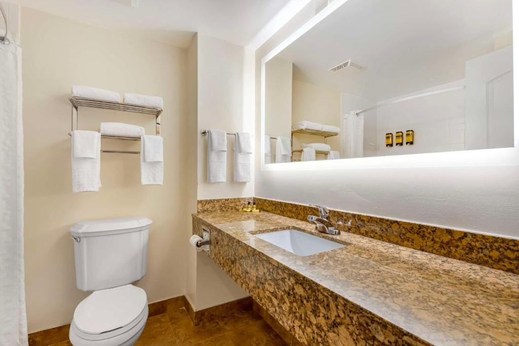 Best Western Plus Universal Inn - Free Shuttle to Universal Studios! — 3