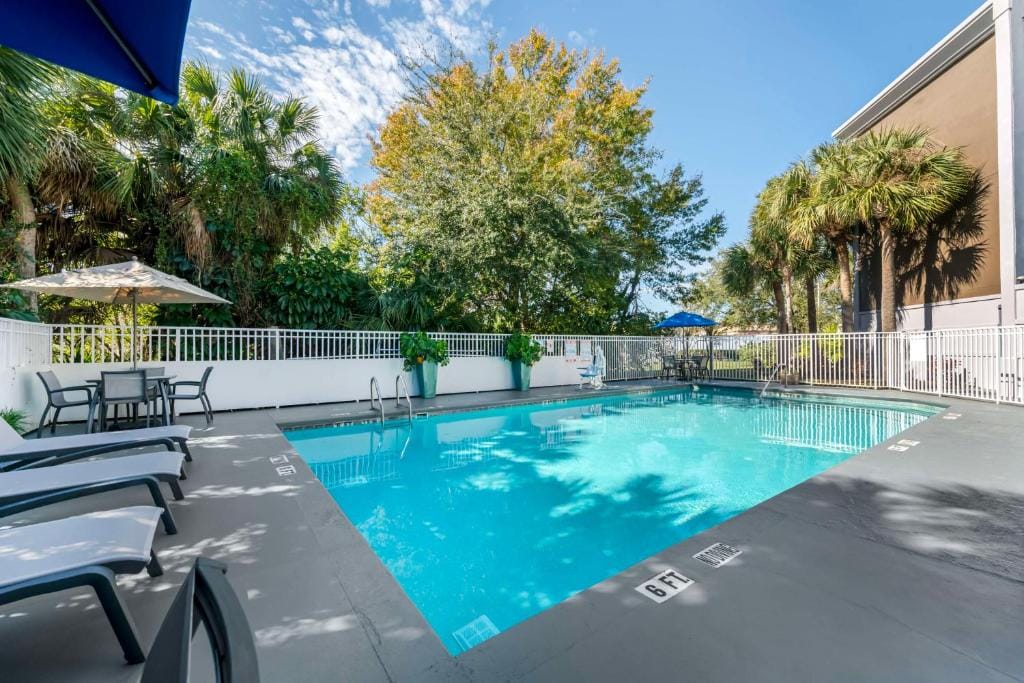 Best Western Plus Universal Inn - Free Shuttle to Universal Studios! — 4