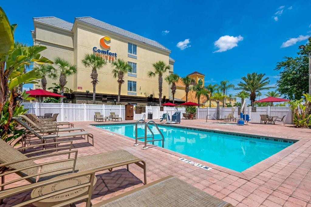 Comfort Suites Near Universal Orlando Resort — 4
