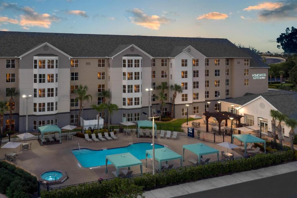 Homewood Suites by Hilton Orlando-Nearest to Universal Studios — 4
